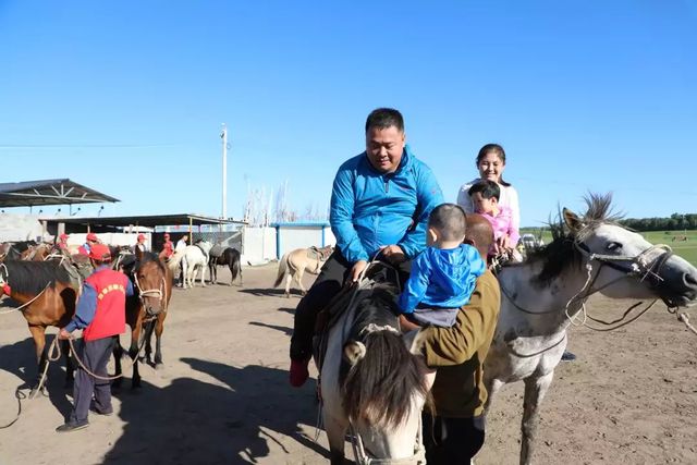 乾港集團高層草原自駕游